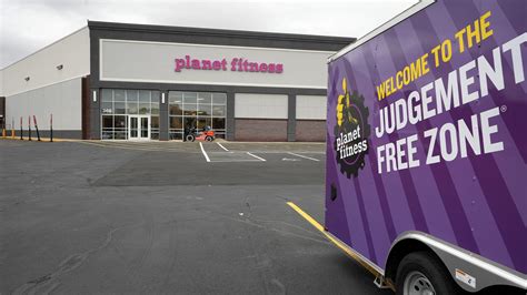 Planet Fitness to open Auburn gym at former Bed Bath & Beyond