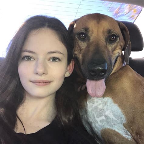 Mackenzie Foy Boyfriend, Brother, Parents (Family Members) | Celebrity ...