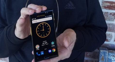 McAfee al lavoro su uno smartphone super sicuro