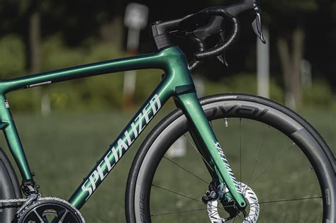 Tarmac SL8 Proカラー：グロスパイングリーンメタリック/ホワイト ｜Specialized Store | スペシャライズドストア