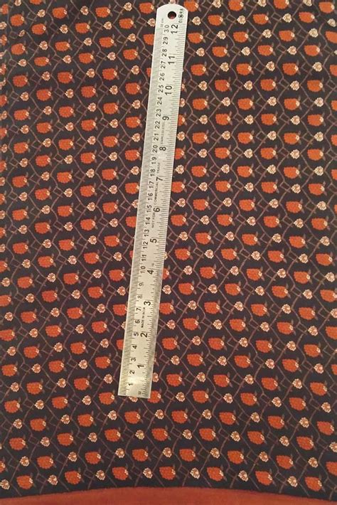 Fine silk fabric with screen print patterns – India1001.com