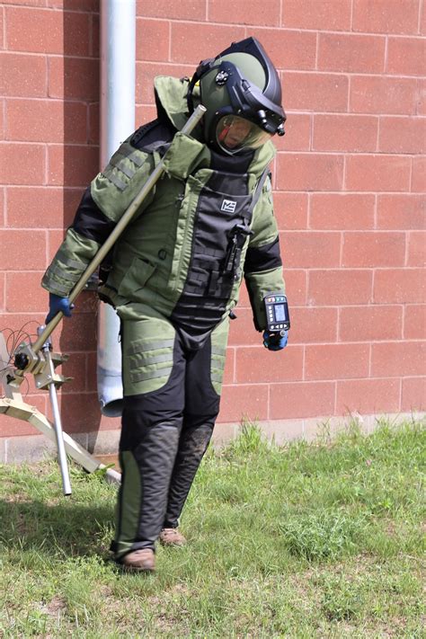 Photo Essay: Full protective suit EOD training scenario at Fort McCoy's ...