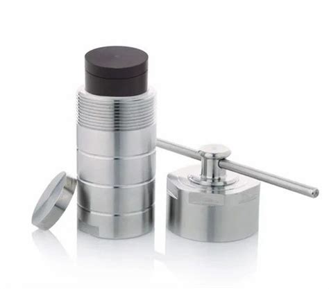 Hydrothermal Autoclave - Shilpent Laboratory Autoclaves Trader ...