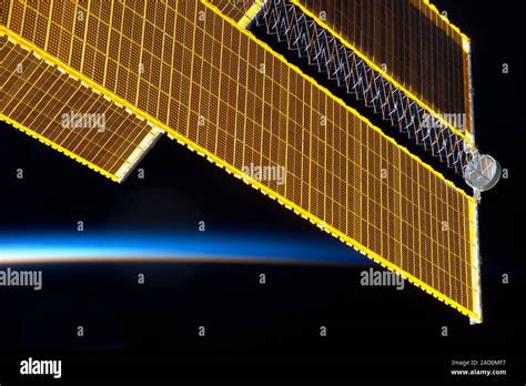 ISS Solar Array 的图像结果