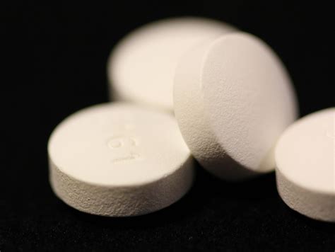 Knee Replacement Implant Types, Revision Surgery & Recalls | Lawsuit Legit - when to stop xarelto before knee replacement