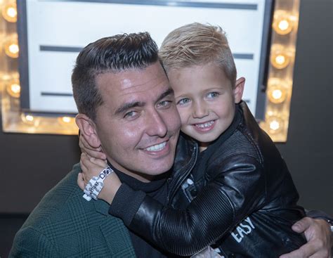 Jan Smit cre&euml;ert onvergetelijke herinnering met zoontje