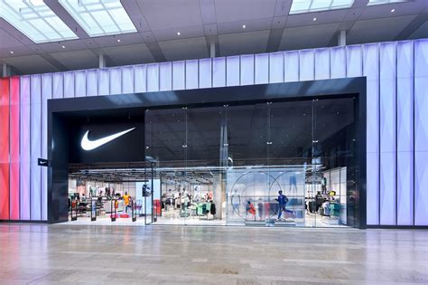 Nike Store Rotterdam Lijnbaan (Partnered). ROTTERDAM, NLD. Nike.com MA