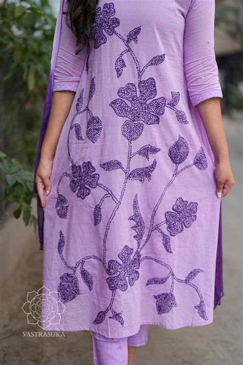 Lavender thread work Anarkali set – Vastrasuka