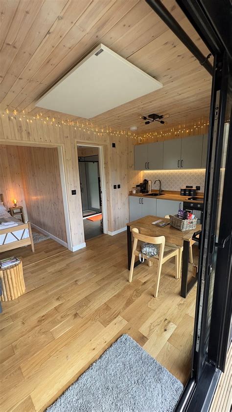POND VIEW LODGES (Llandeilo) - Lodging Reviews & Photos - Tripadvisor