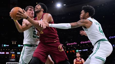 Jaylen Brown scores 30 as Celtics snap Cavaliers' win streak