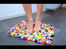 tappeti in feltro come realizzare un tappeto di pompon tappeti in feltro come realizzare un tappeto di pompon