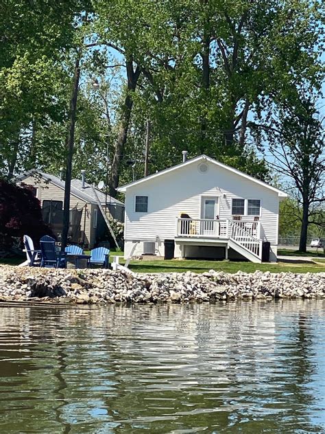 Cabin and House Vacation Rentals in Lake Erie | Airbnb