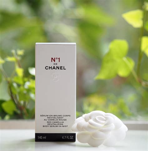 No1 De CHANEL Red Camellia Revitalizing Body Serum-In-Mist | British Beauty Blogger