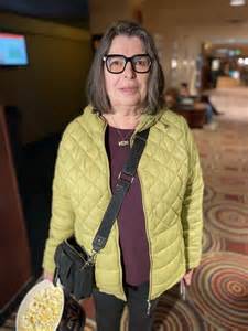 'Song Sung Blue' premieres at Marcus North Shore Cinema on Christmas Eve