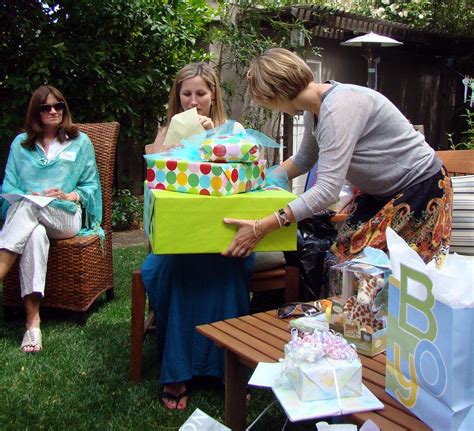 How to Buy Unique Baby Shower Gifts?