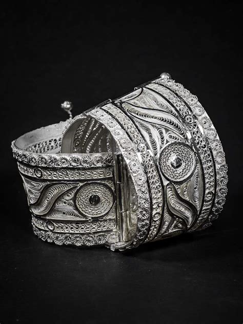 Silver Bangles online for women | Silverlinings | Handmade Filigree