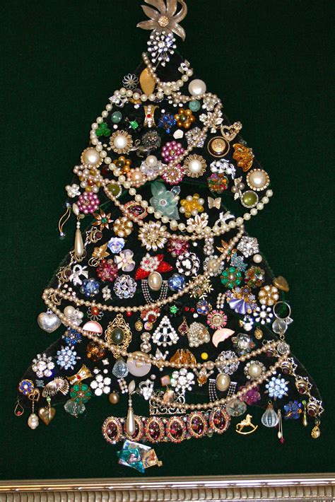 christmas crafts with old jewelry
