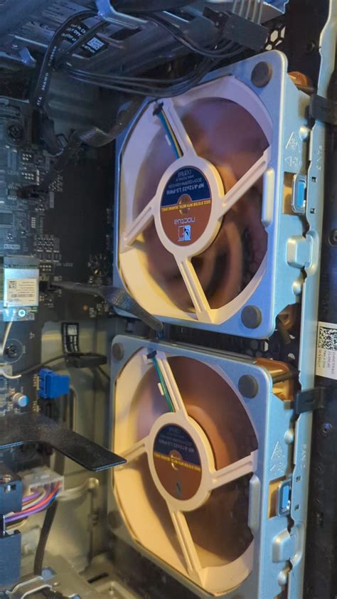 Alienware R17 M3 Replacing the Fan 的图像结果