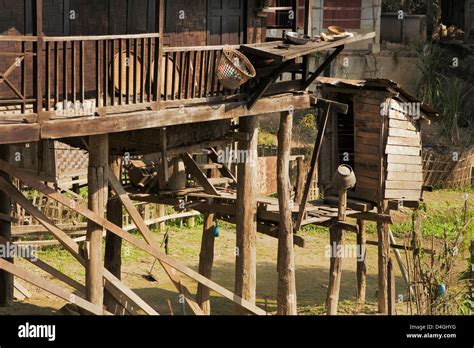 Primitive Toilet Using 的图像结果