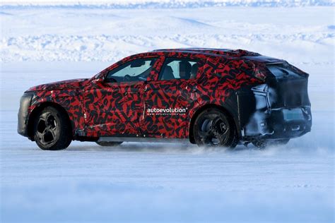 2026 Alfa Romeo Stelvio Prototype Shows Triangular LED Taillights ...