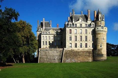 Top 5 Haunted Castles In France For A Spooky Experience