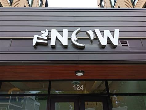 Storefront Signs 的图像结果