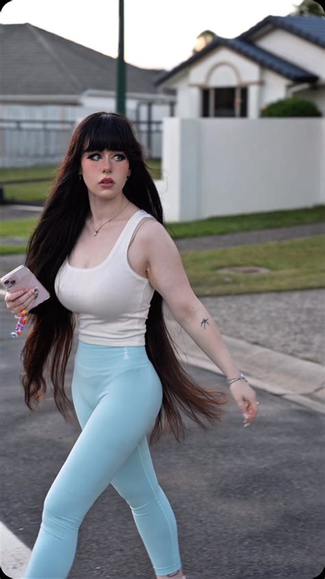 Lara Rose Birch (@lararosewalks) • Instagram photos and videos