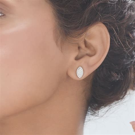 Deck Up Dazzle Aura Studs
