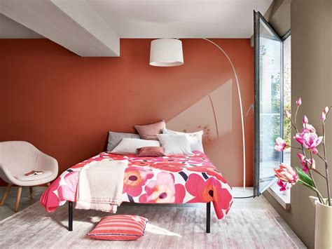 Add Energy to your White Bedroom Walls with Shades of Red | Dulux India