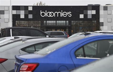 In Skokie, Bloomie’s, a more compact successor to Bloomingdale’s, opens in Old Orchard shopping ...