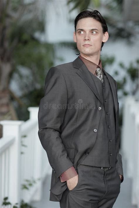 Young Business Person 的图像结果