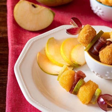 Spiedini Autunnali con Tosela, speck, mela e uva