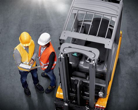 Inspection training & racking safety | Jungheinrich