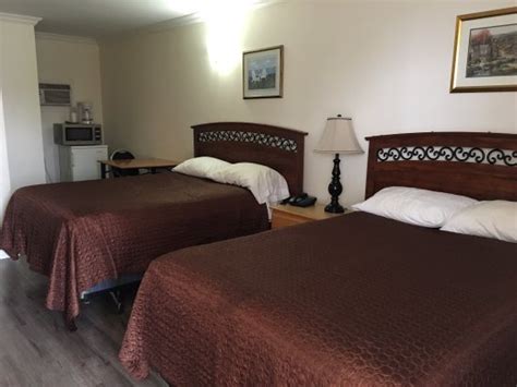 GRASSLAND MOTEL (Athabasca, Alberta) - Hotel Reviews & Photos - Tripadvisor