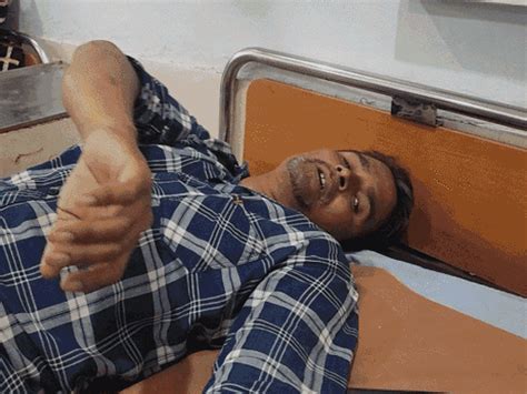 Youth attacked in Junagadh, marks of a belt left on his body, crime ...