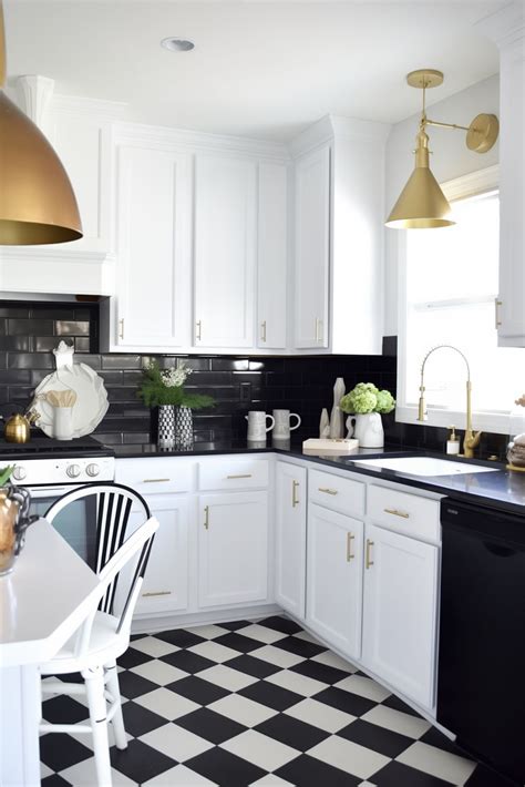 Black, White, and Gold Kitchens: Elegant Kitchen Design