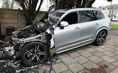 volvo xc90 no deaths arsonist destroys in hybrid volvo xc90 as it charges volvo xc90 no deaths arsonist destroys in hybrid volvo xc90 as it charges
