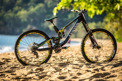 Canyon World Champs Bikes for Troy Brosnan & Mark Wallace - Mountain ...