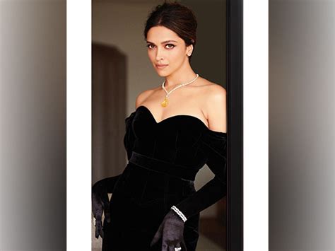 Oscars 2023 Red Carpet: Deepika Padukone raises glam quotient in black ...