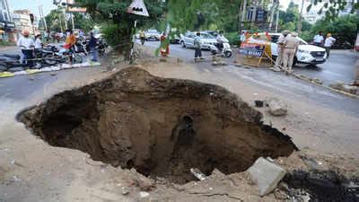Major portion of road caves in in Ludhiana | Ludhiana News - Times of India