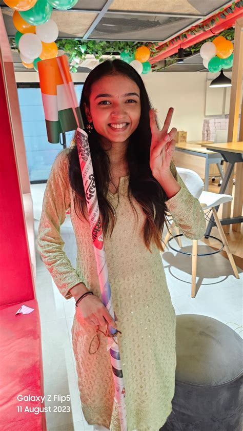 Samsung Galaxy Z Flip 5 Review: The best flip phone money can buy ...