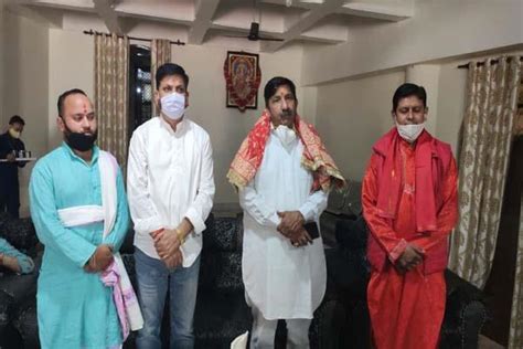 मंदिरों के लिए राज्य स्तर पर एक जैसी SOP लागू करें सरकार : मुकेश ...