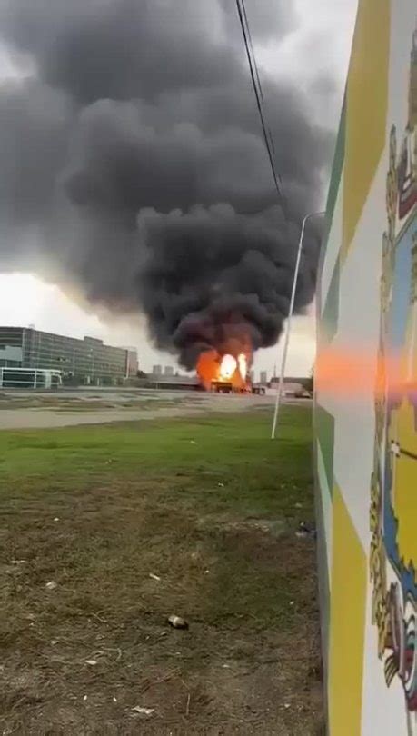 Exploding Gas Tanks 的图像结果
