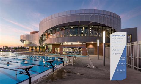 Wayfinding system design for UC Riverside | Images :: Behance