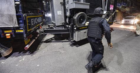 Delhi: NSG's bomb squad disposes IED recovered old house in Old Seemapuri