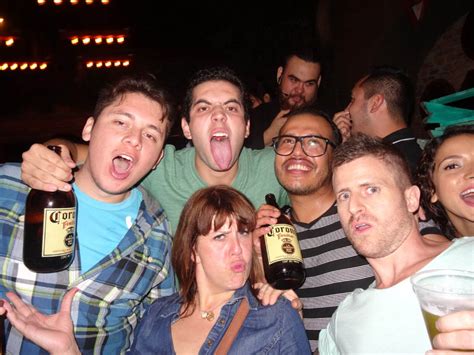 Abroad 的图像结果