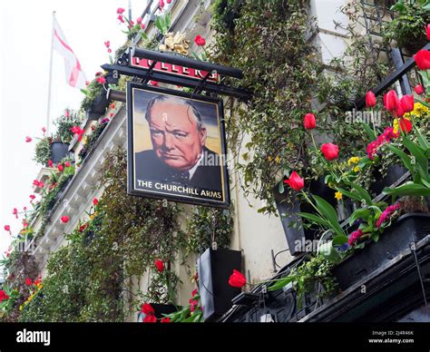 The churchill arms hi-res stock photography and images - Alamy