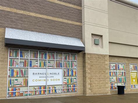 Barnes & Noble - Belden Park Crossings