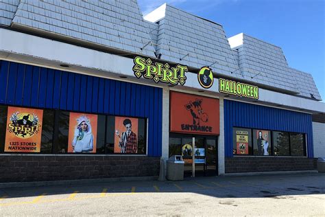 halloween costume shop near me