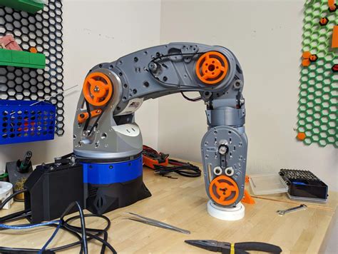 DIY 3D printed robotic arm with AI - ARCTOS